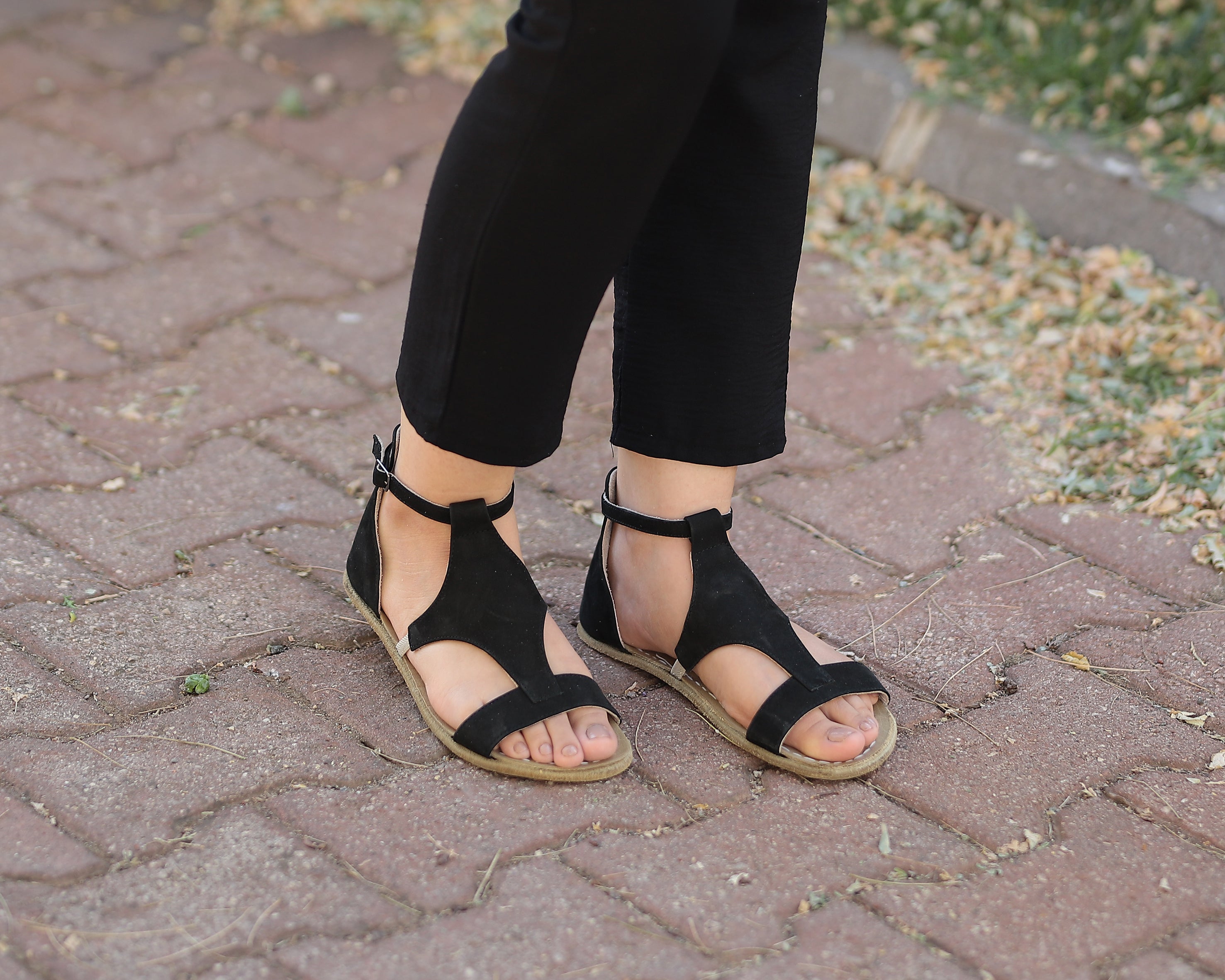 Black Women Buckle Slipper Wide Barefoot Nubuck Leather Handmade Women Slipper